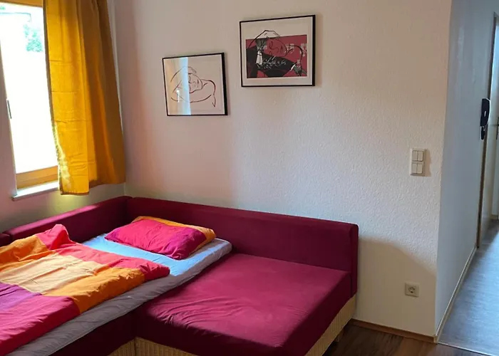 Kleine Bauernhof-wohnung Im Stadtbusbereich * Coburg